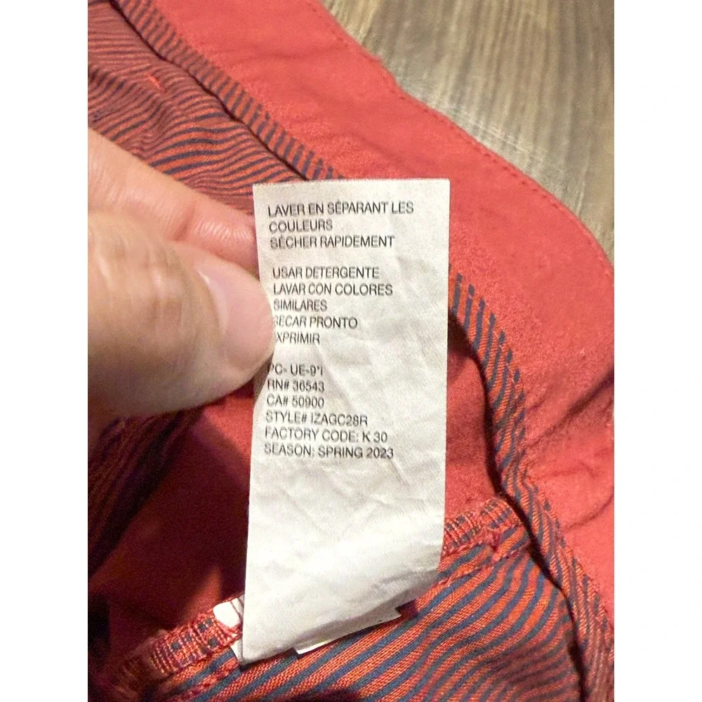 IZOD Shorts Mens Size 40 Red Shorts Chino Flat Front Saltwater Stretch